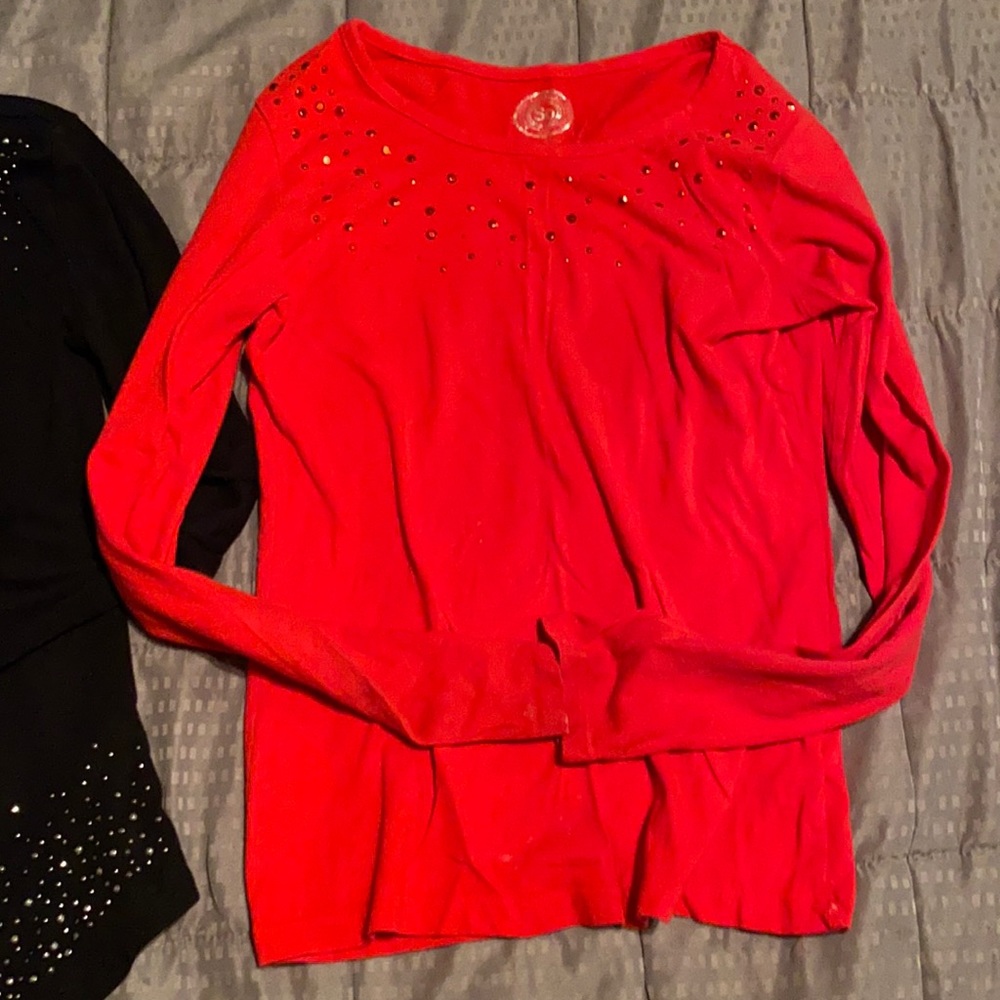 Bundle of size 10 justice and size 10 so tops